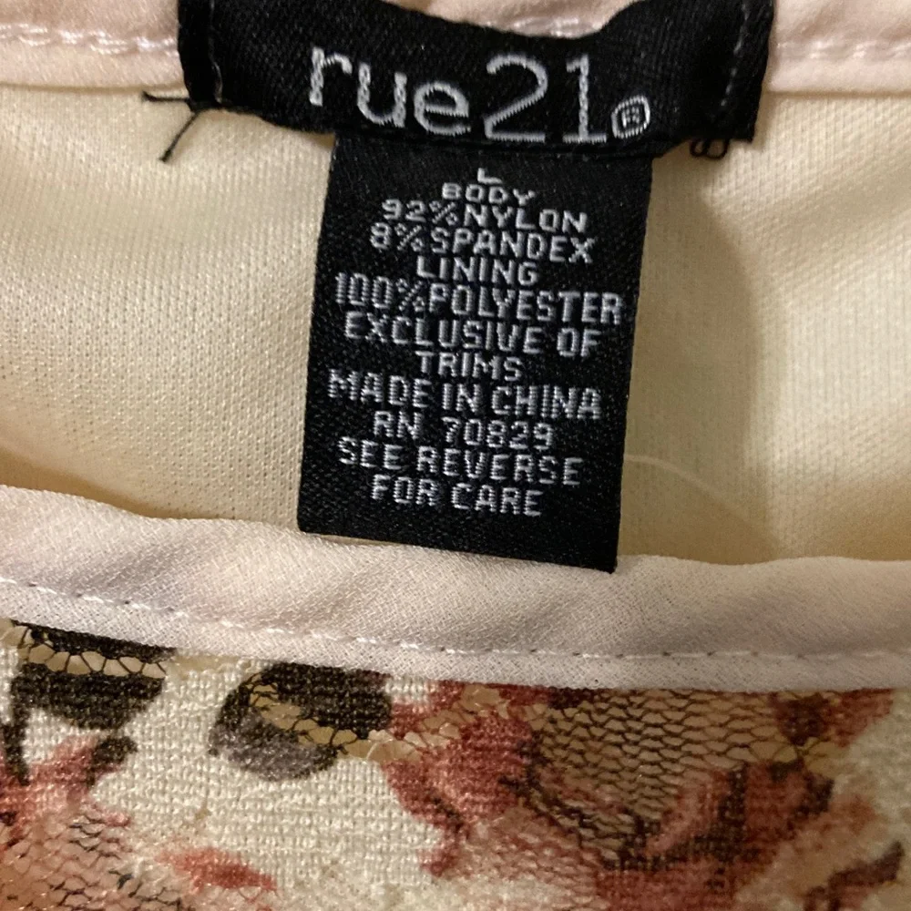 NEW NWT Rue21 Floral Lace Dress - Cream and Pink Junior’s Large - Picture 4 of 12